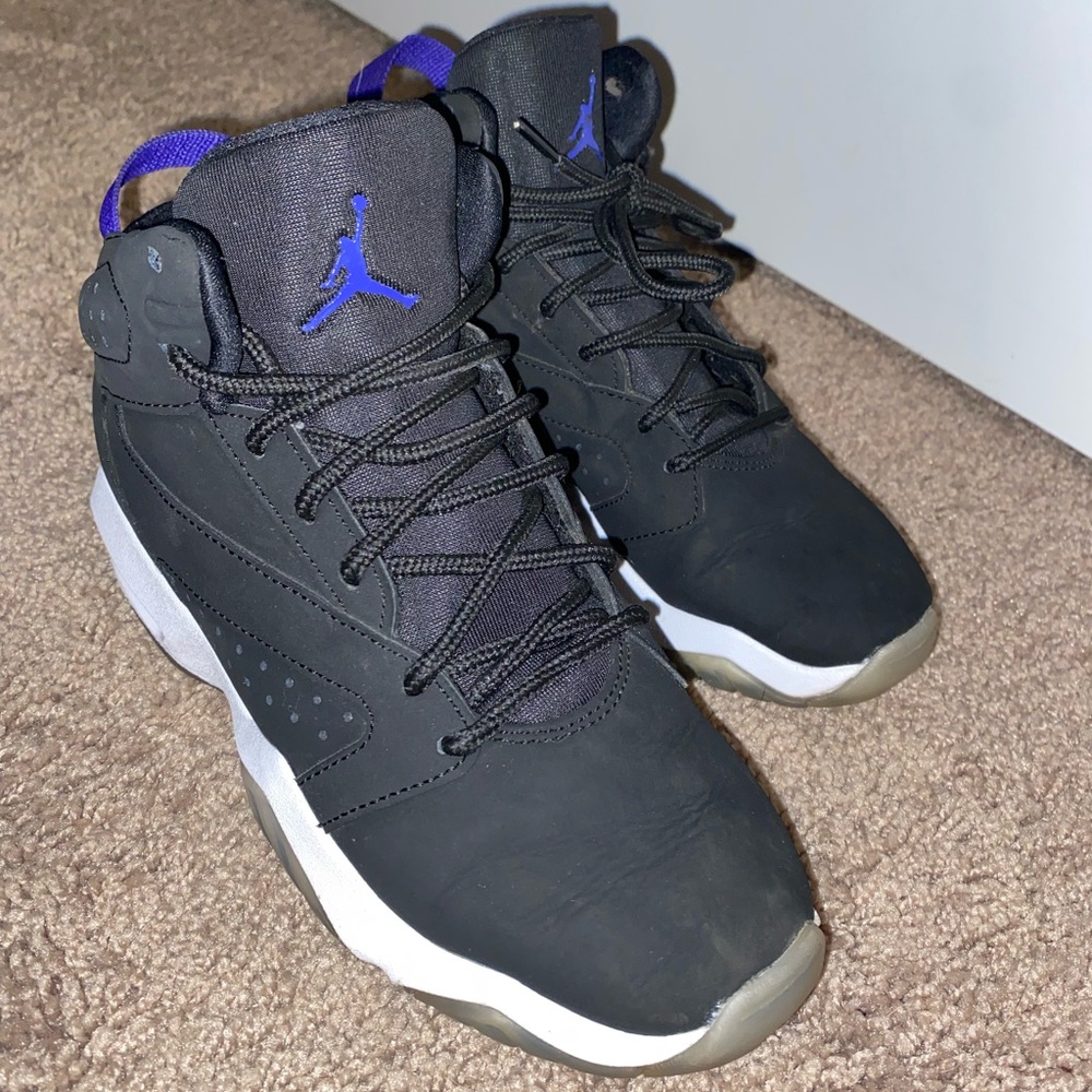 Jordan’s, Size 4 youth size